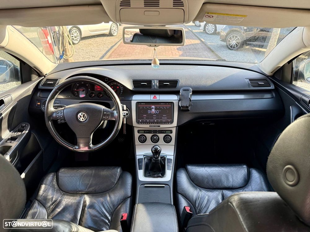 VW Passat Variant 2.0 TDi Highline - 9