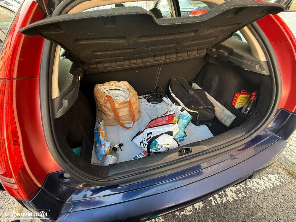 Citroën C4 1.6 HDi 110 VTR Pack - 6