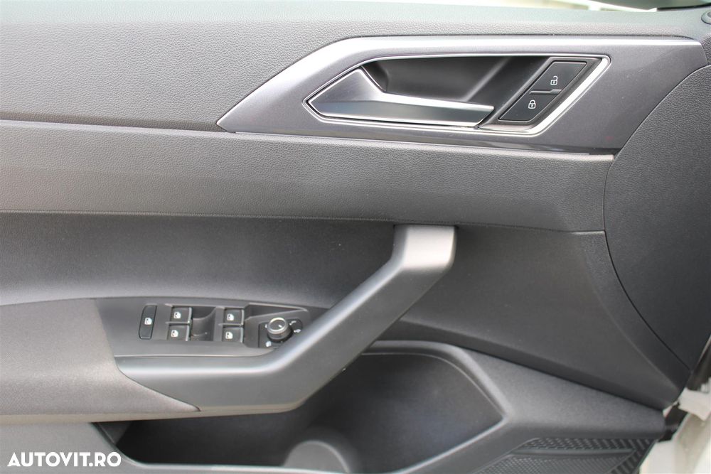 Volkswagen Taigo 1.5 TSI DSG Style - 9