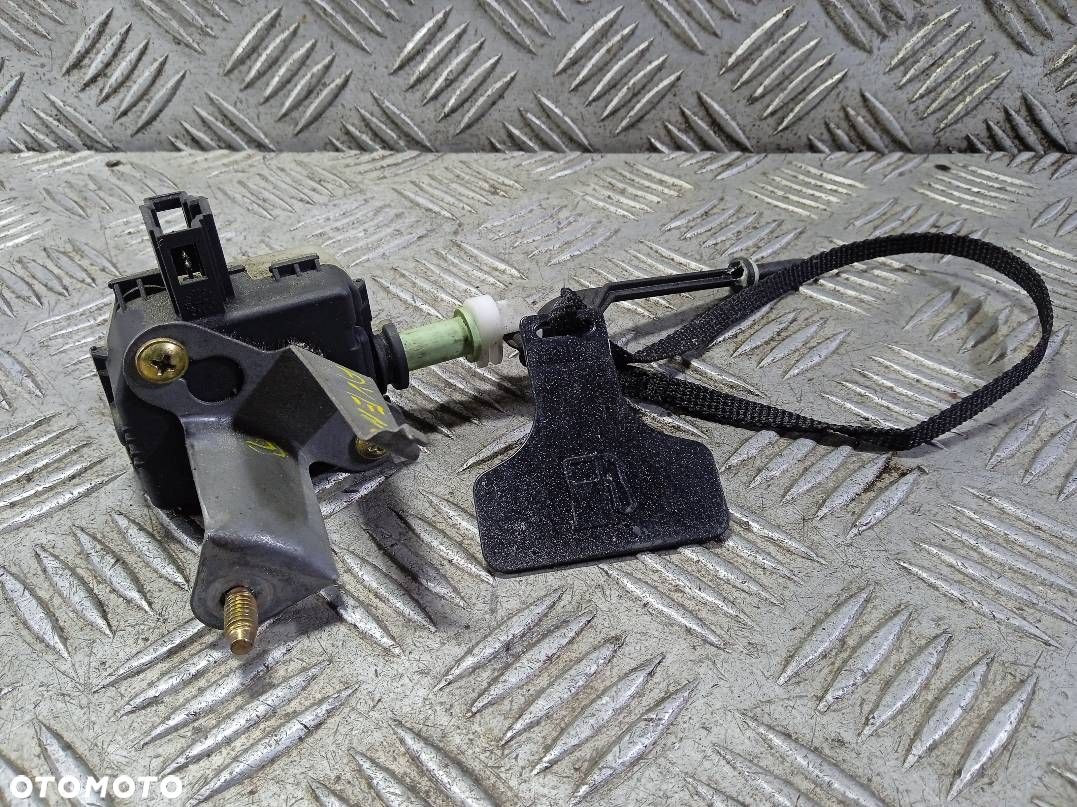 SIŁOWNIK KLAPKI WLEWU PALIWA TOYOTA AVENSIS T25 77030-06010 - 1