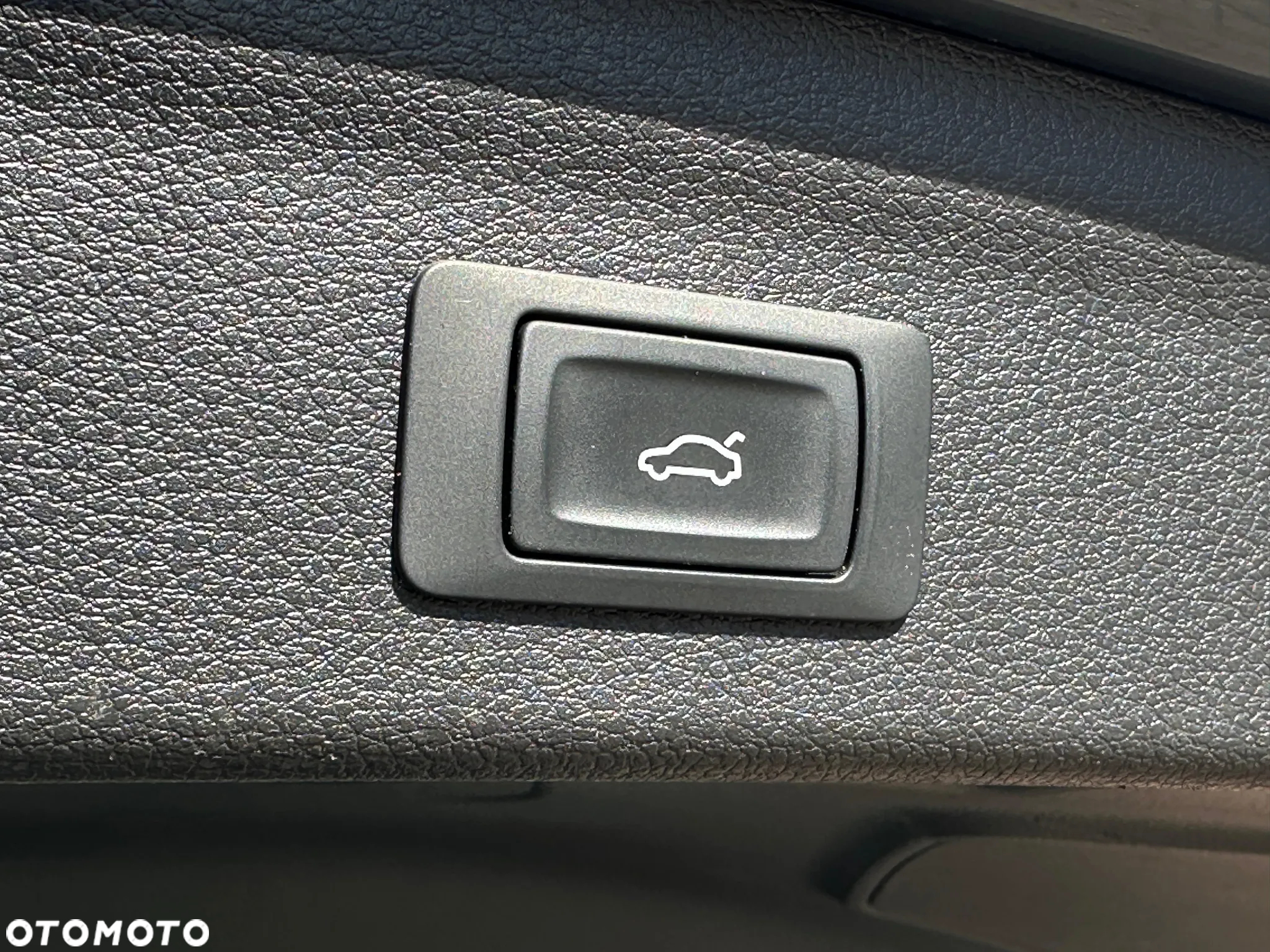 Audi Q3 2.0 TDI S tronic design - 25