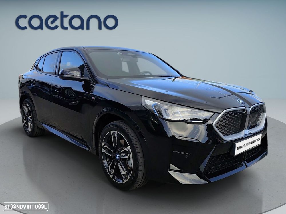 BMW iX2 eDrive20 Pack Desportivo M - 10