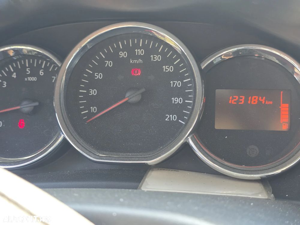 Dacia Logan 1.2 - 9