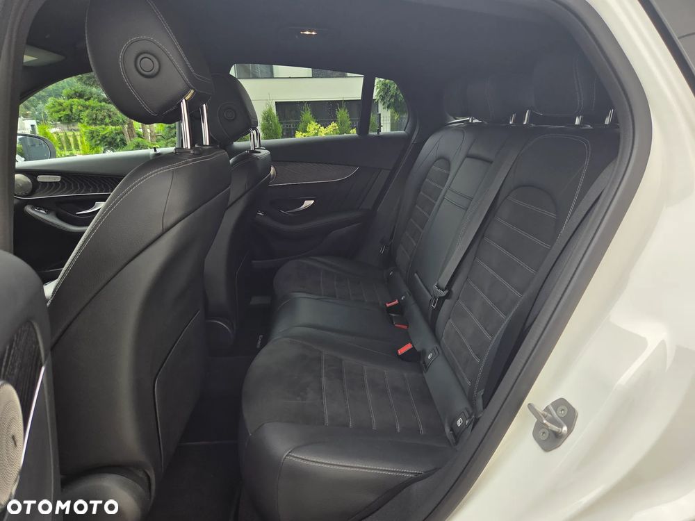 Mercedes-Benz GLC 200 4Matic 9G-TRONIC AMG Line Plus - 12