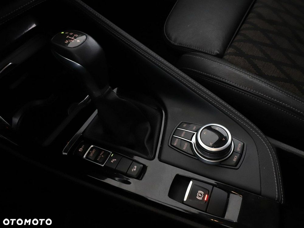 BMW X1 sDrive18d xLine - 29
