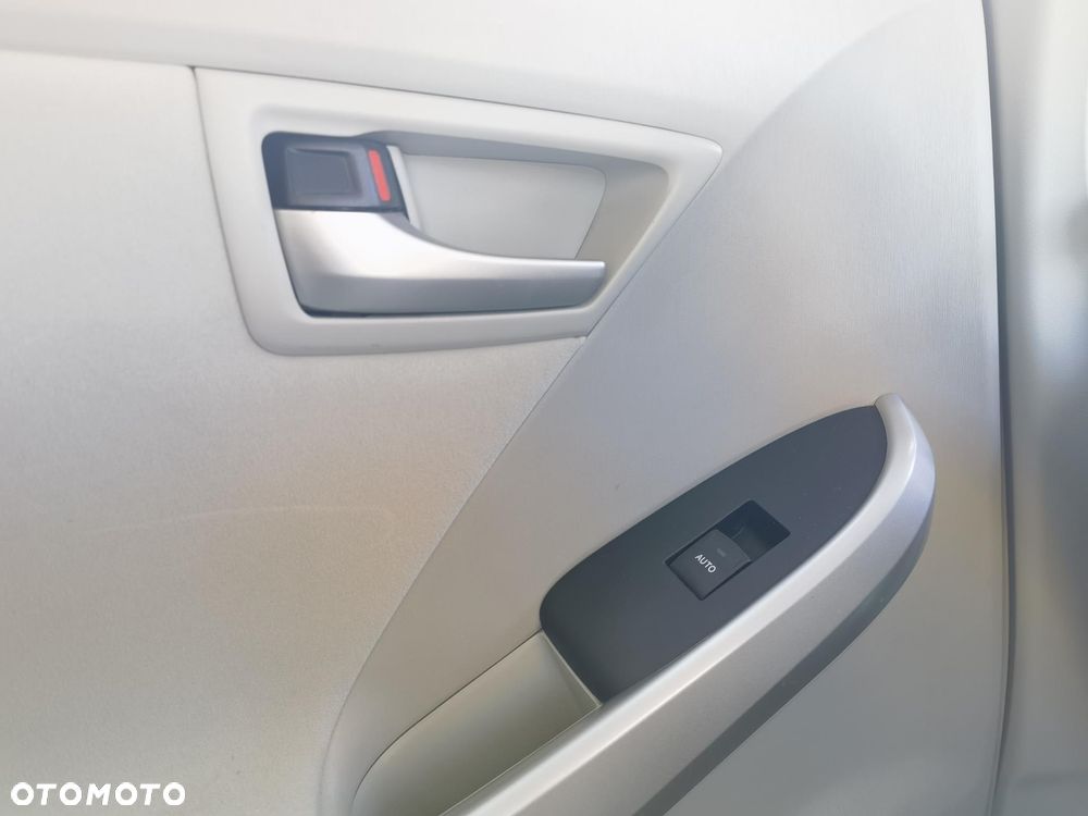 Toyota Prius (Hybrid) Comfort - 17