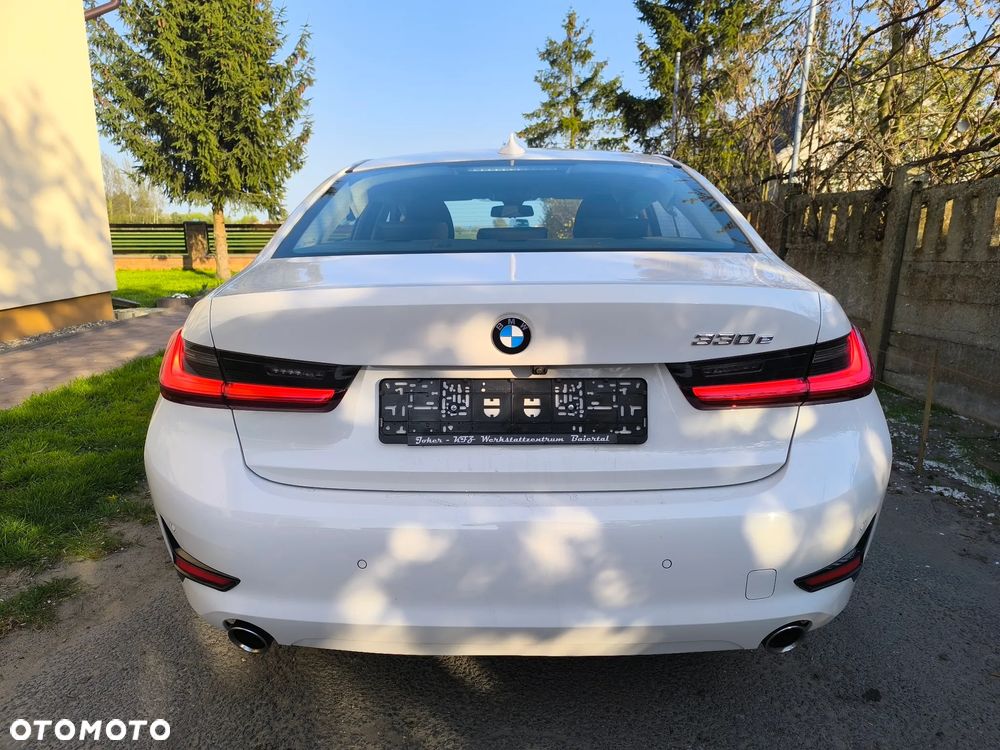 BMW Seria 3 330e iPerformance Sport Line - 8
