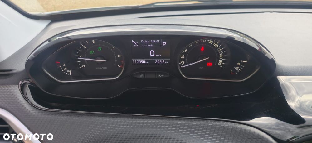 Peugeot 208 PureTech 110 Stop & Start EAT6 Tech Edition - 9