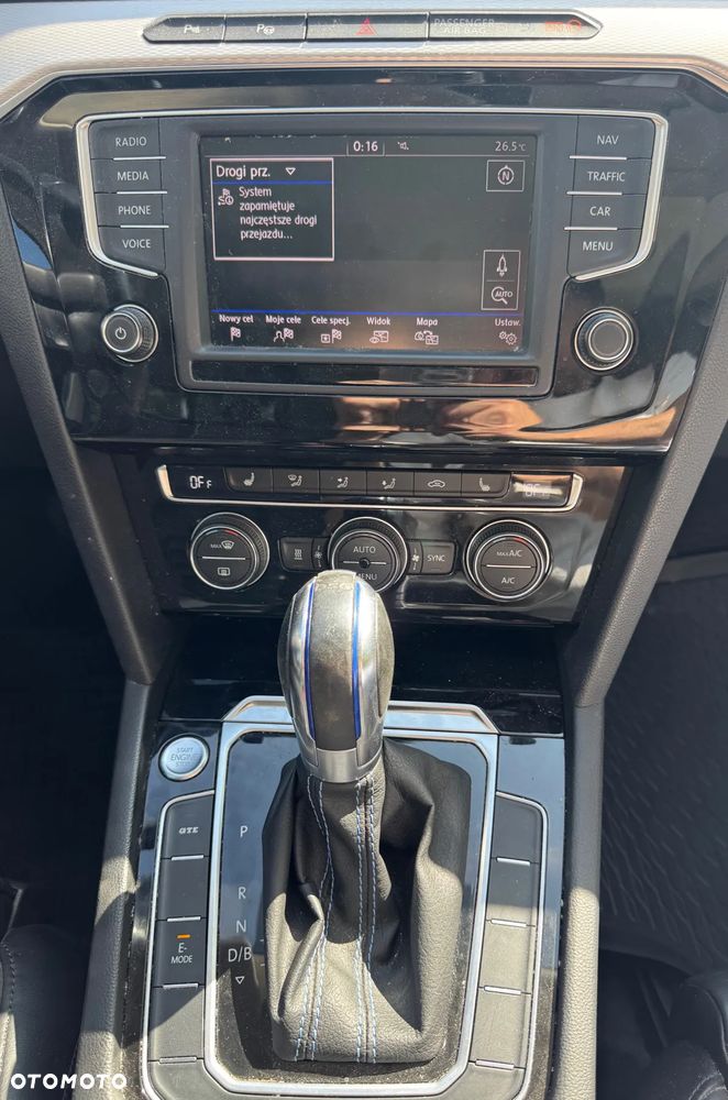Volkswagen Passat - 10