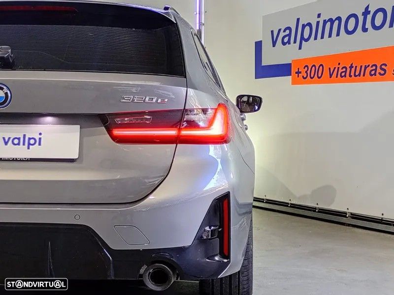BMW 320 e Pack Desportivo M Auto - 14