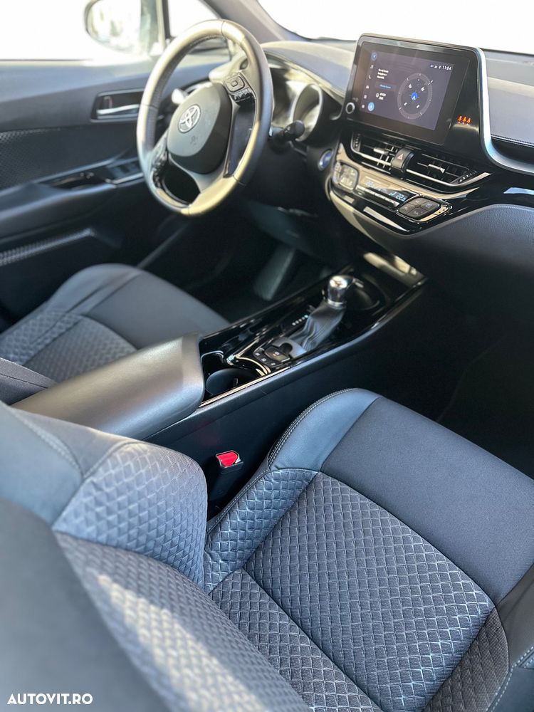 Toyota C-HR - 11