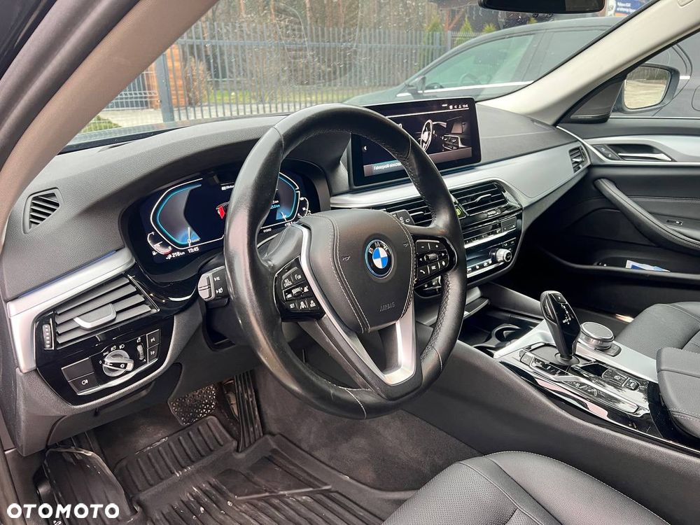 BMW Seria 5 530e xDrive - 15