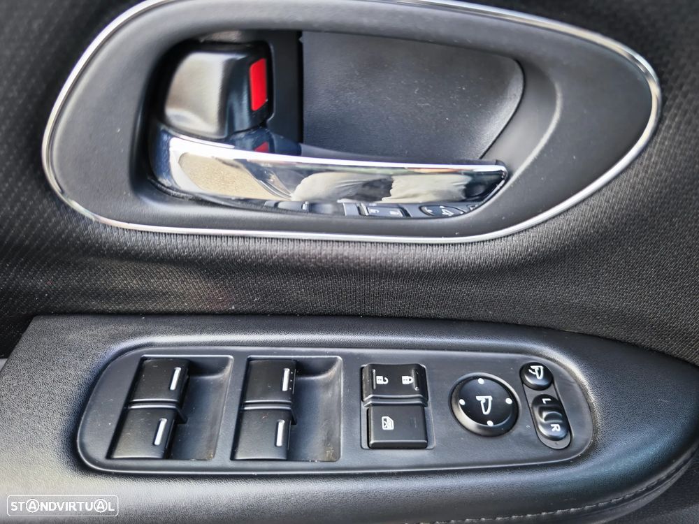 Honda HR-V 1.5 i-VTEC Executive CVT - 16