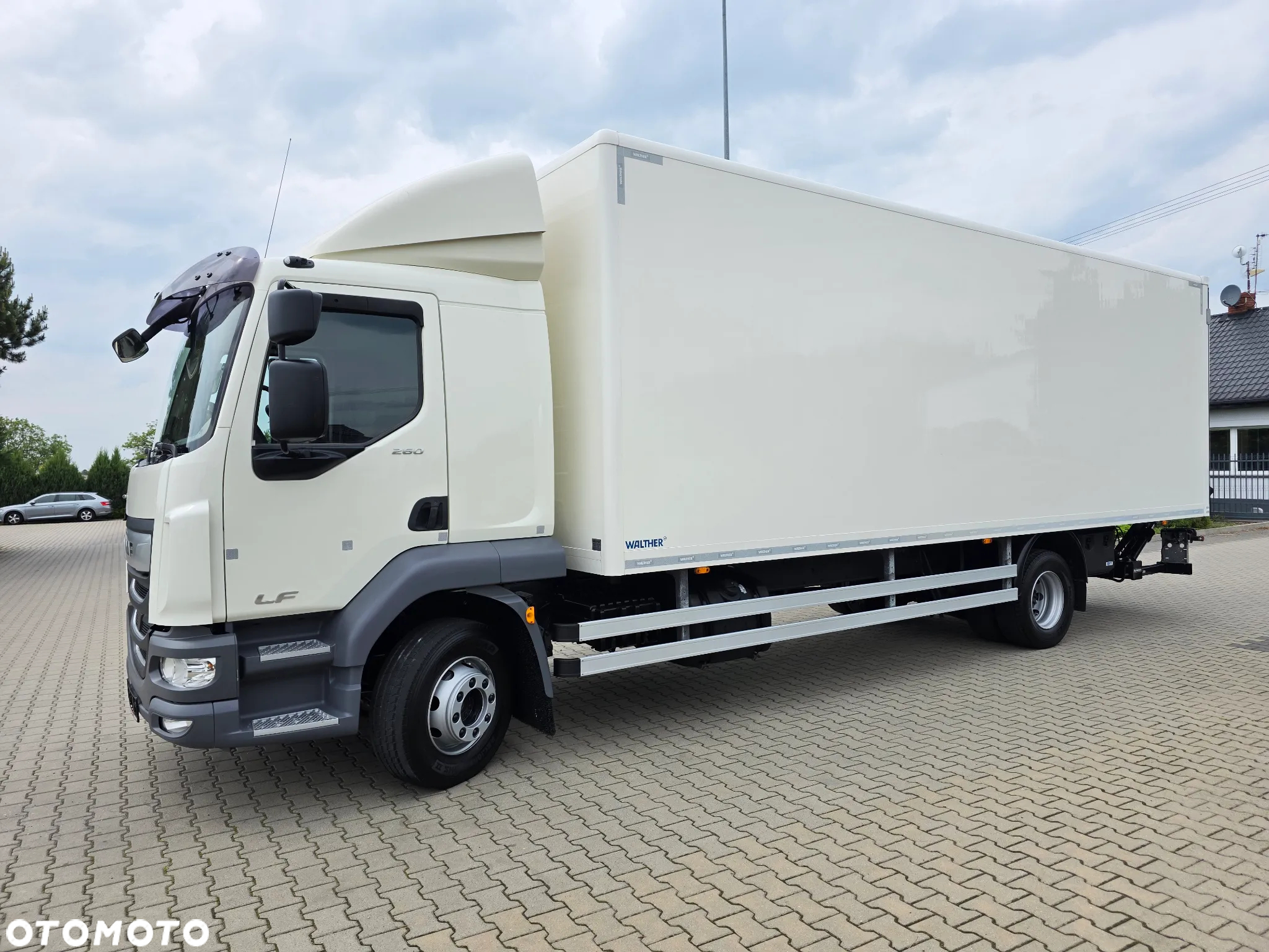 DAF LF 260 KONTENER 16 DMC !!! SYPIALKA Z DE JAK NOWY !!!  TYLKO 370 TYŚ KM  !!! - 2