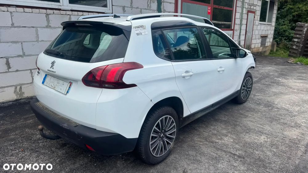 Peugeot 2008 1.5 BlueHDi Allure S&S - 6