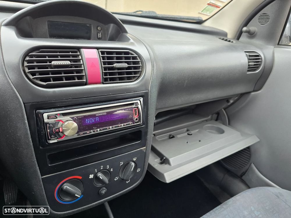 Opel Corsa 1.7 DTi 16V Confort - 29