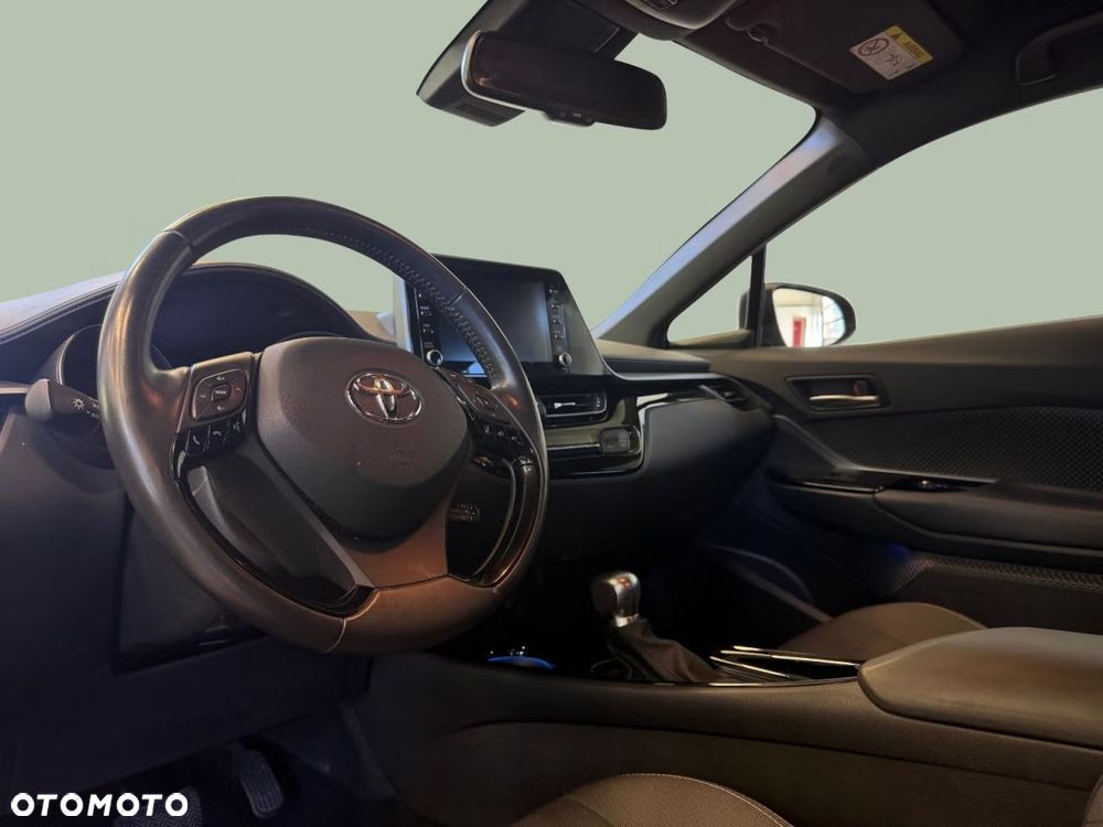 Toyota C-HR Lounge - 10