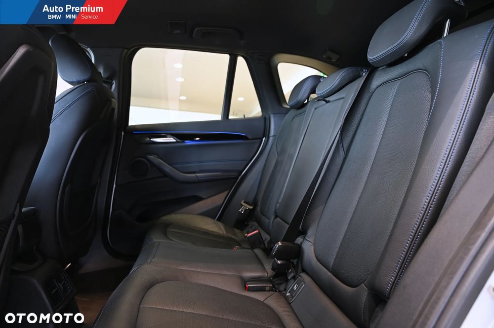 BMW X1 sDrive18d - 13