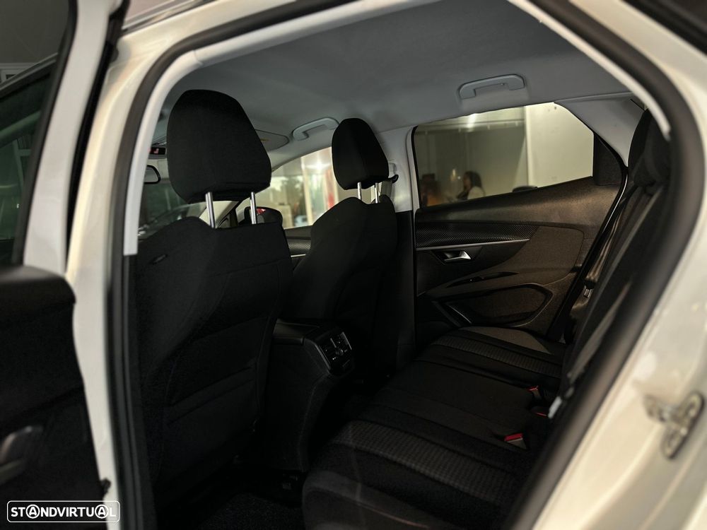 Peugeot 3008 1.5 BlueHDi Active - 42