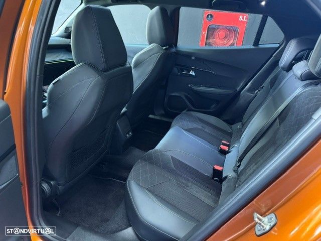 Peugeot 2008 1.5 BlueHDi GT EAT8 - 26