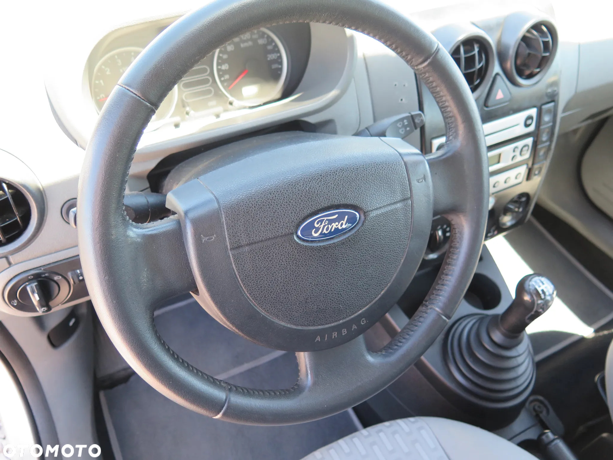 Ford Fusion 1.6 Fun - 12