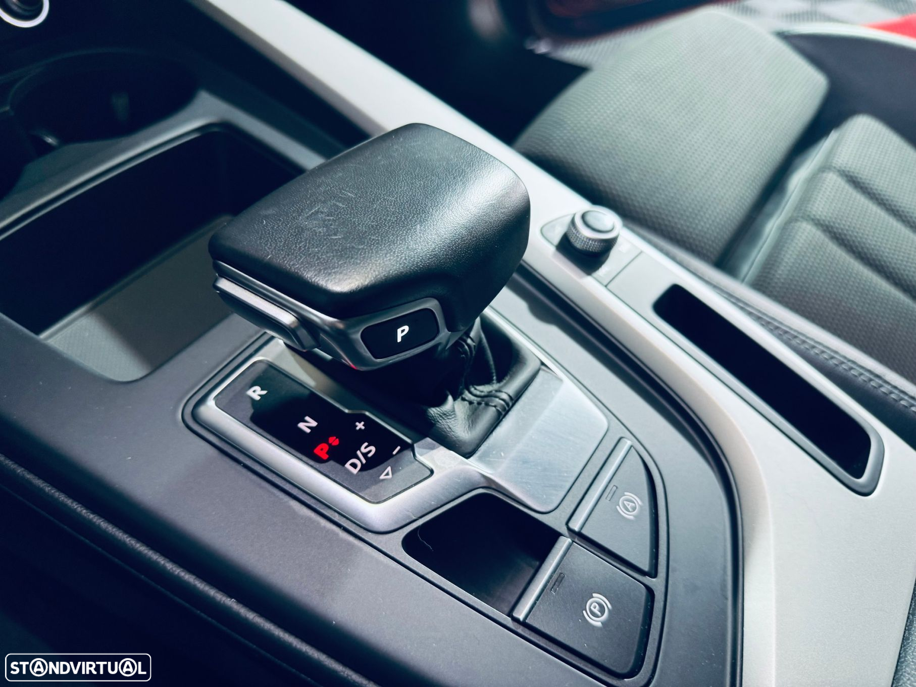 Audi A4 Avant 40 TDI quattro S line S tronic - 36