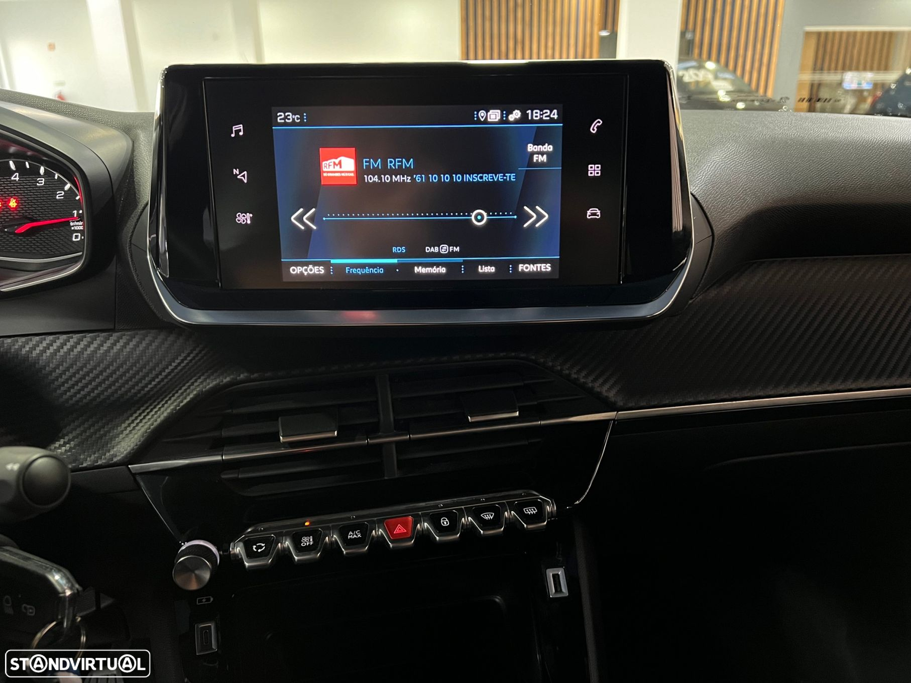 Peugeot 2008 1.2 PureTech Active Pack - 20