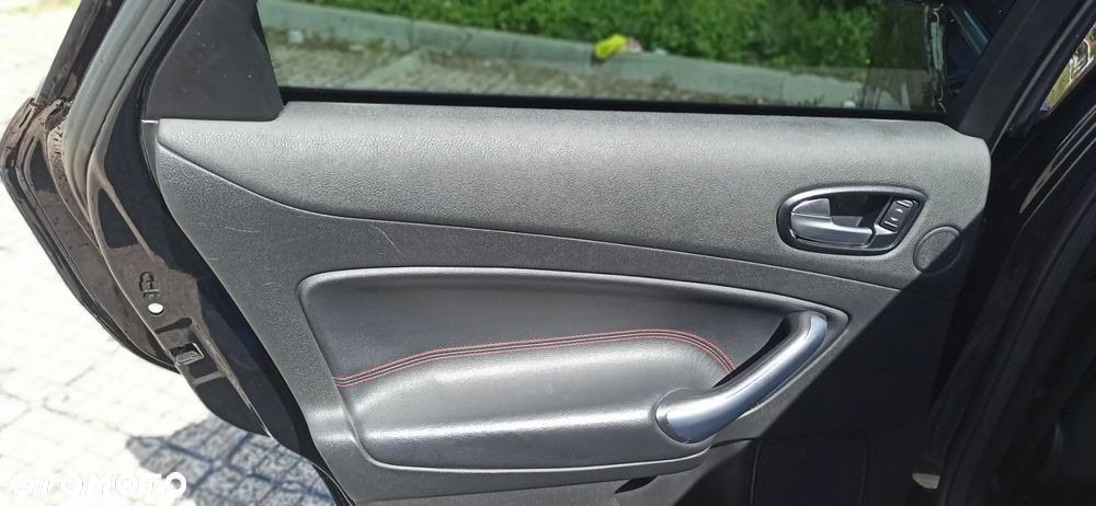 Ford Mondeo 2.5 Titanium S - 20