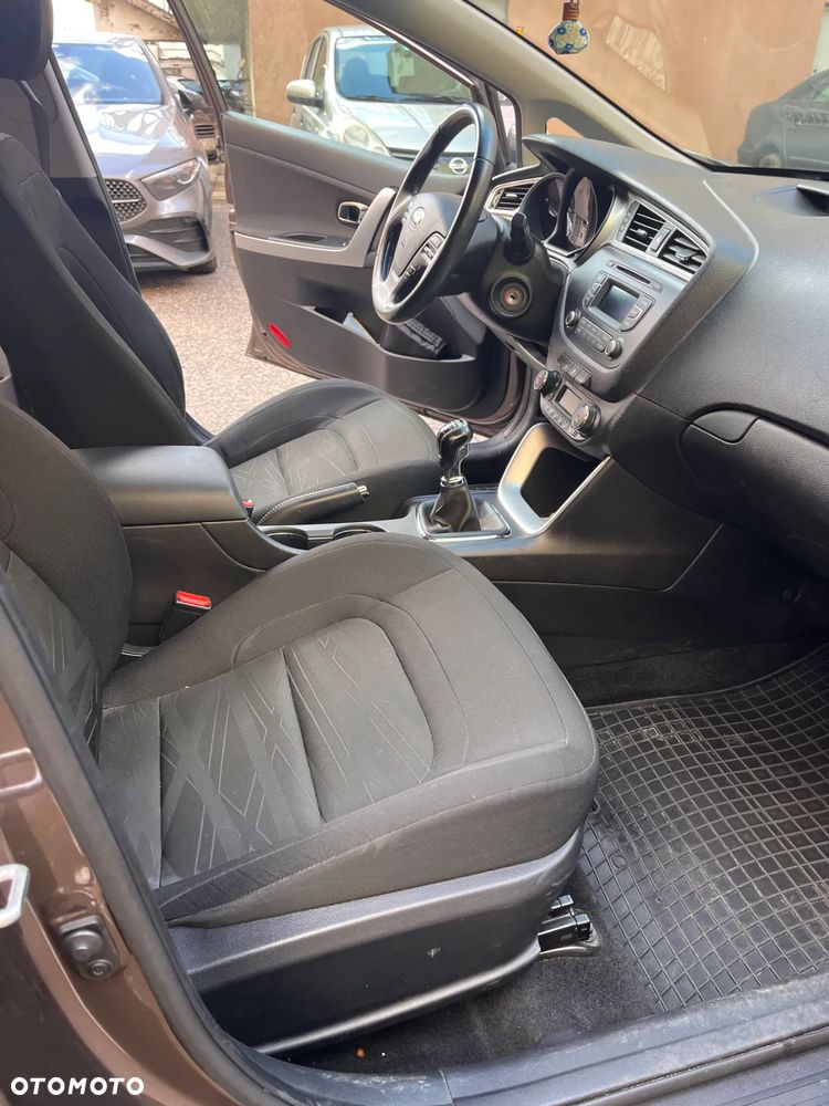 Kia Ceed Cee'd 1.6 GDI M - 12