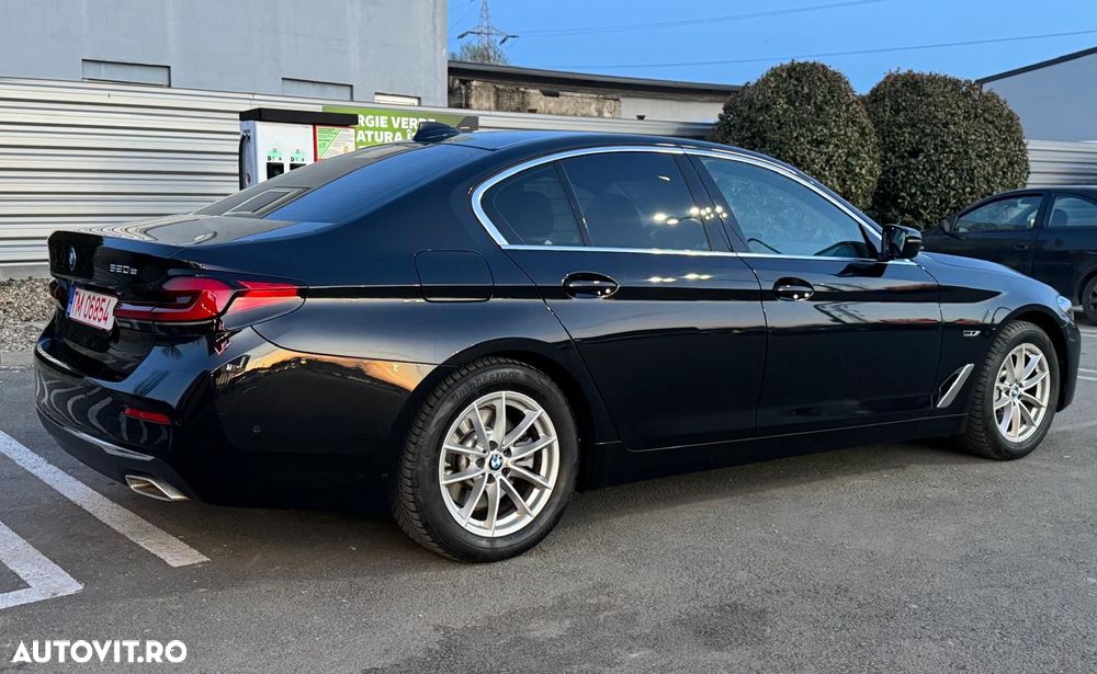 BMW Seria 5 520e Aut. - 2