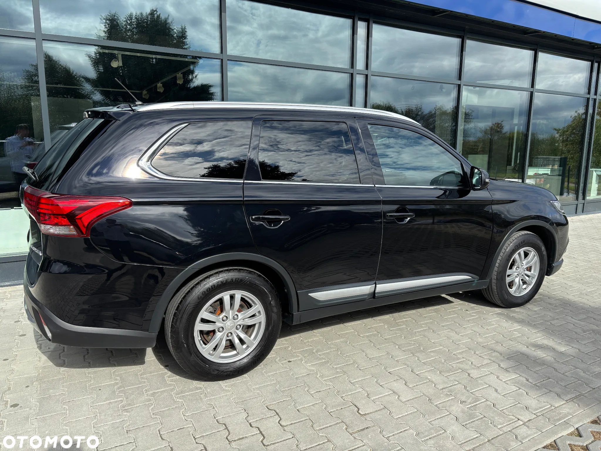 Mitsubishi Outlander 2.2 DID Intense + 4WD - 13