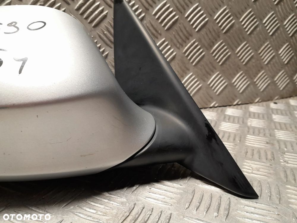 BMW E90 LUSTERKO PRAWE PRZEDNIE PRAWY PRZÓD KOLOR: 354 - 3