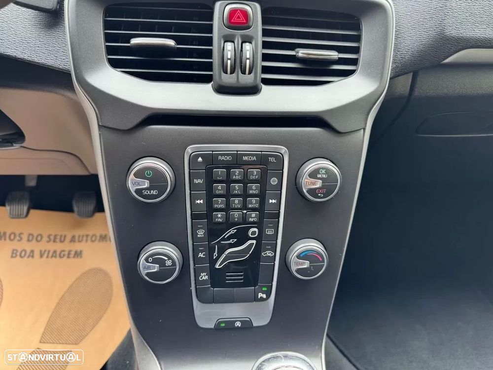 Volvo V40 2.0 D2 Momentum - 29