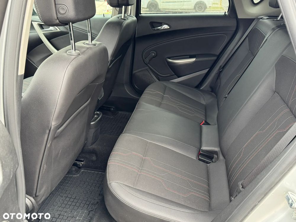 Opel Astra 1.4 T Edition 150 - 12