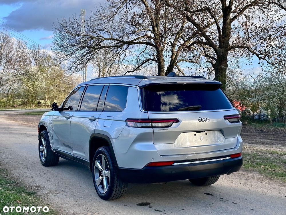 Jeep Grand Cherokee - 16