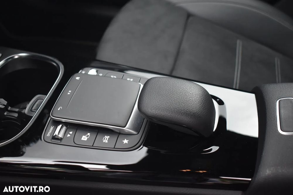 Mercedes-Benz A 250 e Sedan Aut. - 13