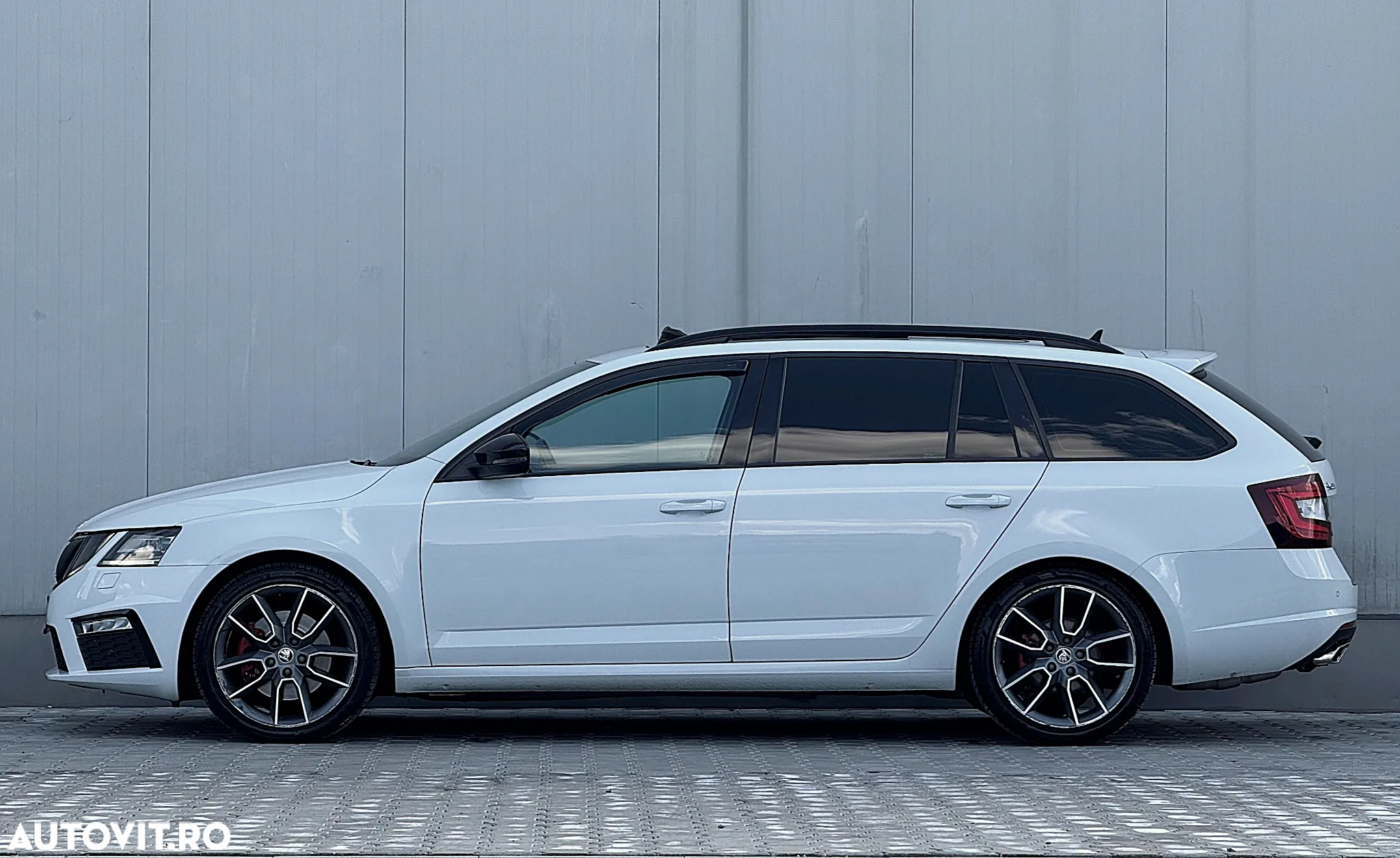 Skoda Octavia 2.0 TDI DSG RS - 4