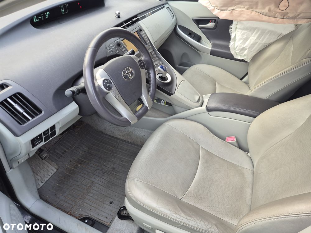 Toyota Prius - 13