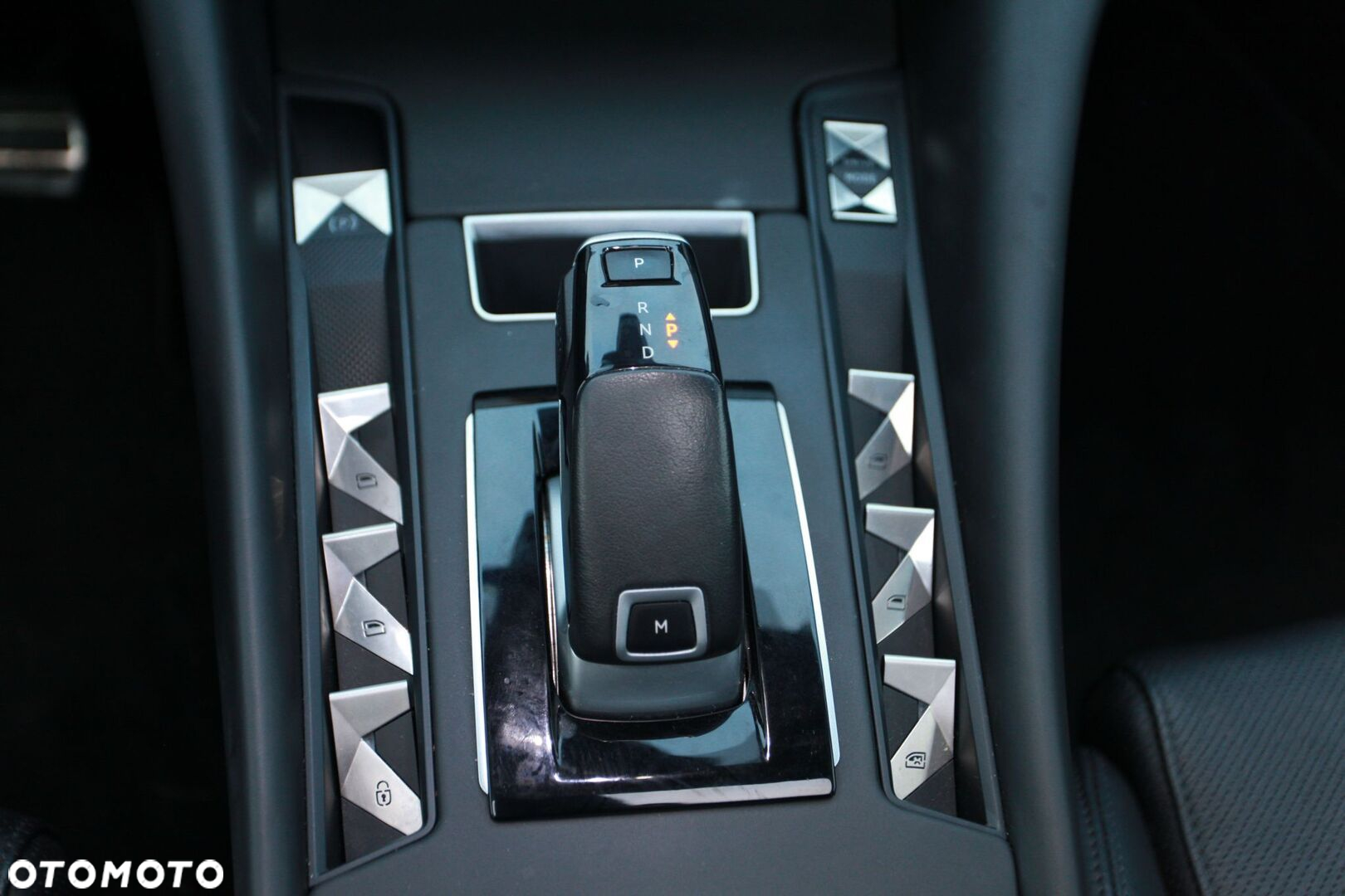 DS Automobiles DS 9 1.6 PureTech Rivoli + - 39