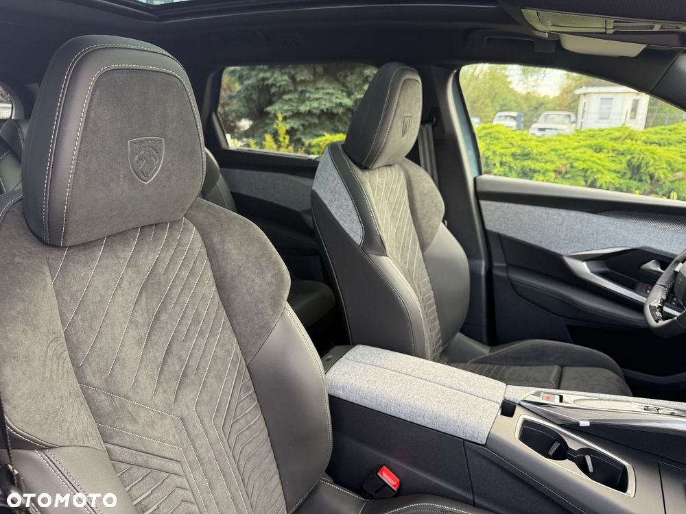 Peugeot 5008 1.2 PureTech mHEV GT Exclusive S&S e-DCS6 - 23