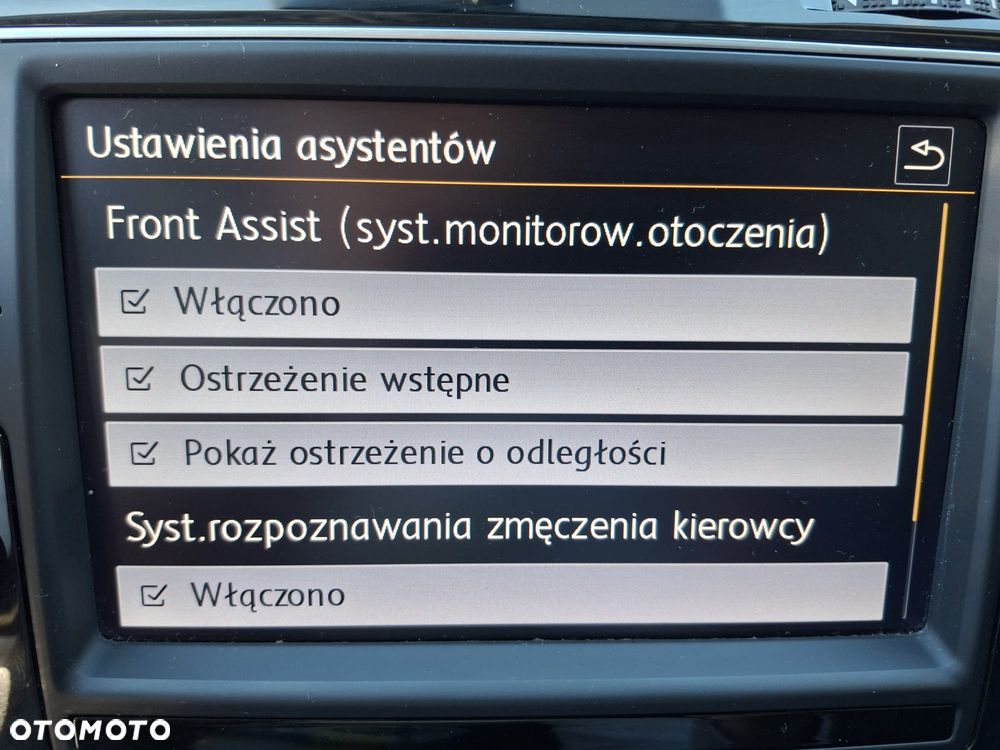 Volkswagen Golf 2.0 BlueTDI Highline - 36