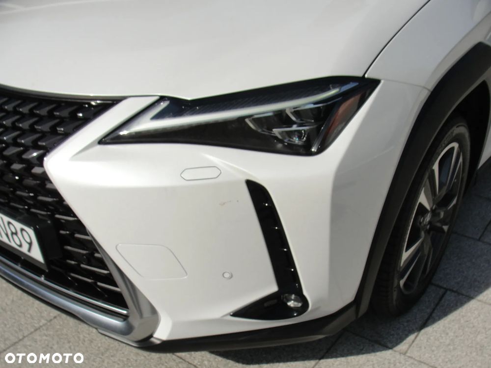 Lexus UX - 24