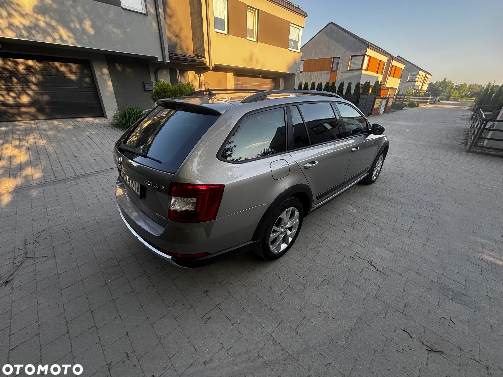 Skoda Octavia 2.0 TDI 4x4 Ambition DSG - 6