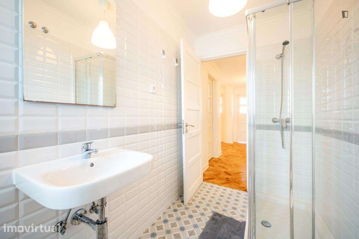 Quarto - localizado em Alameda Lisbon - Grande imagem: 3/19