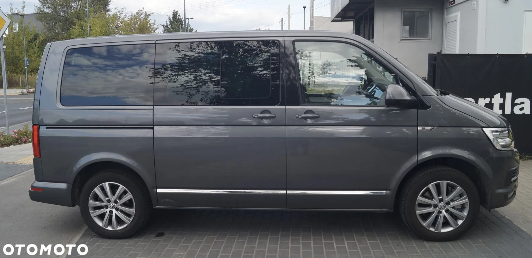 Volkswagen Multivan 2.0 TSI L1 Highline 4Motion DSG - 3