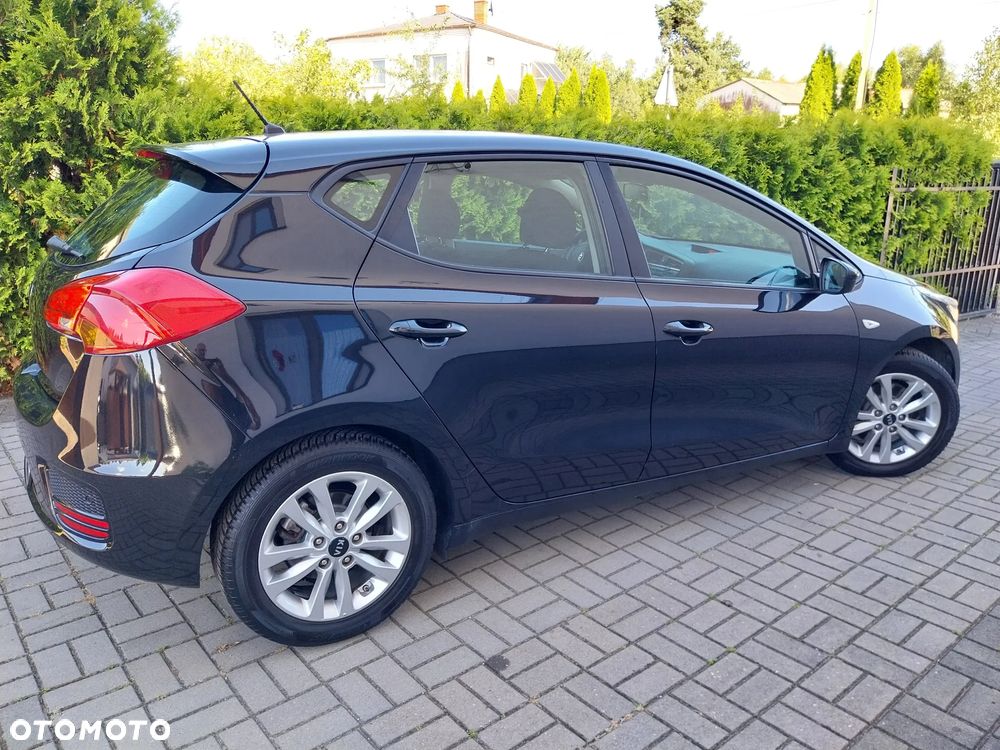 Kia Ceed 1.4 CVVT Dream Team Edition - 4