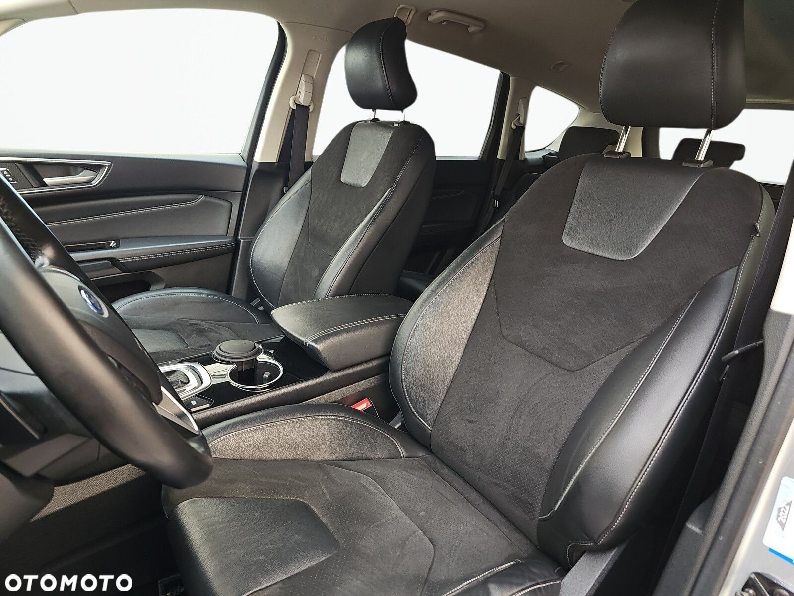 Ford S-Max - 13