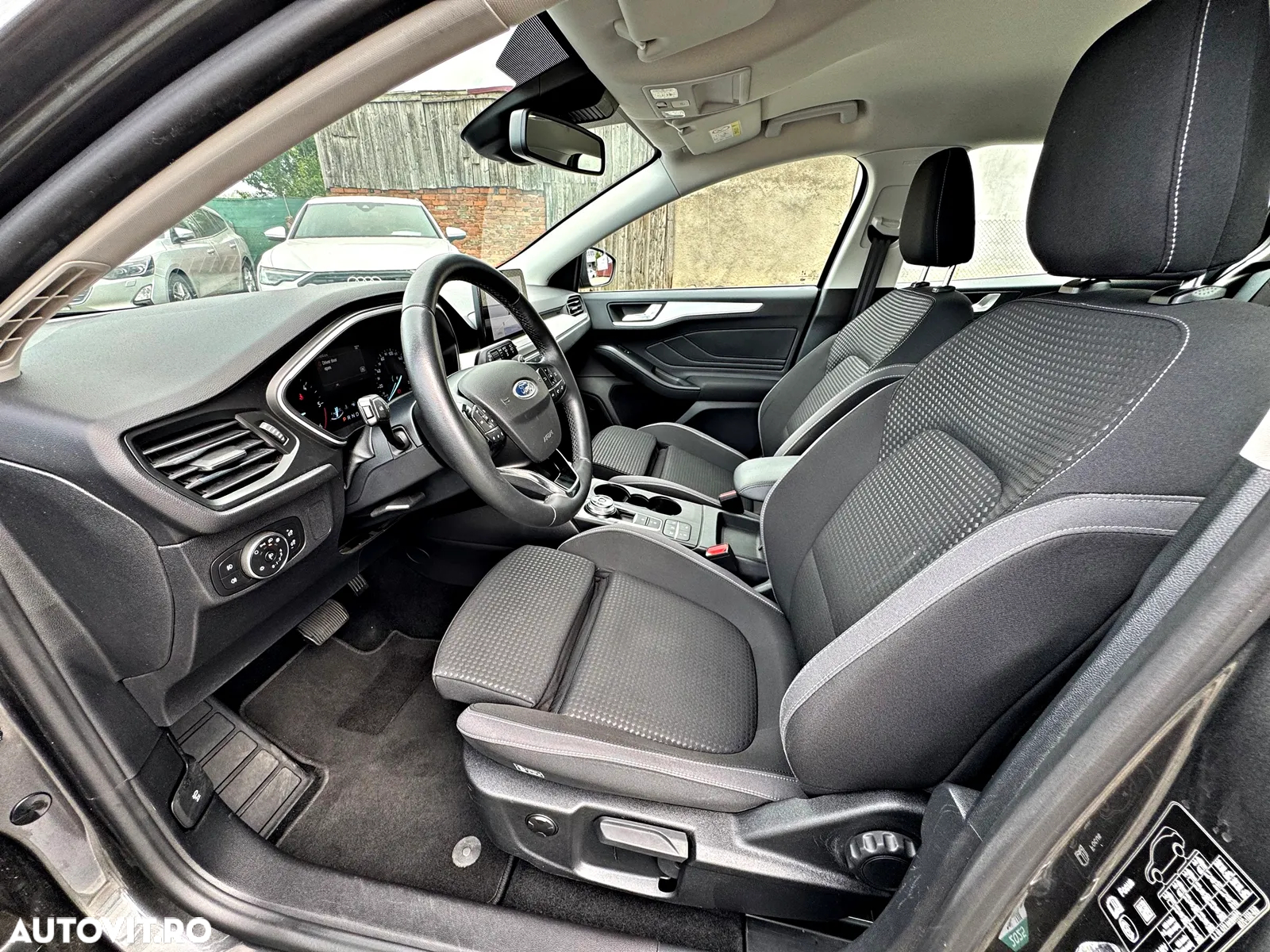 Ford Focus 2.0 EcoBlue Start-Stopp-System Aut. TITANIUM - 5