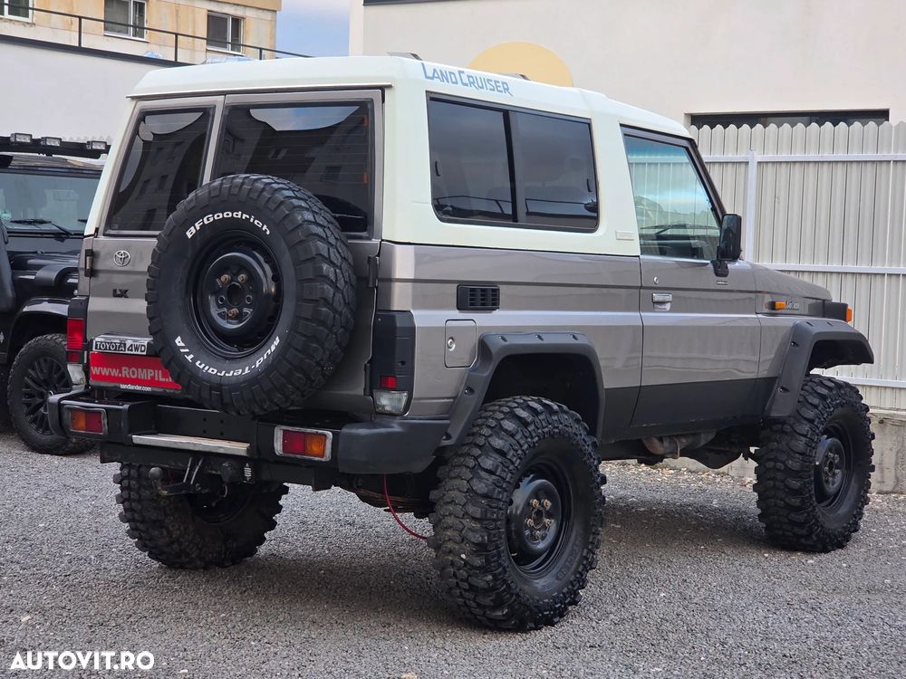 Toyota Land Cruiser - 6