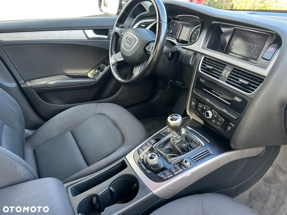 Audi A4 Avant 2.0 TDI DPF Ambiente - 31